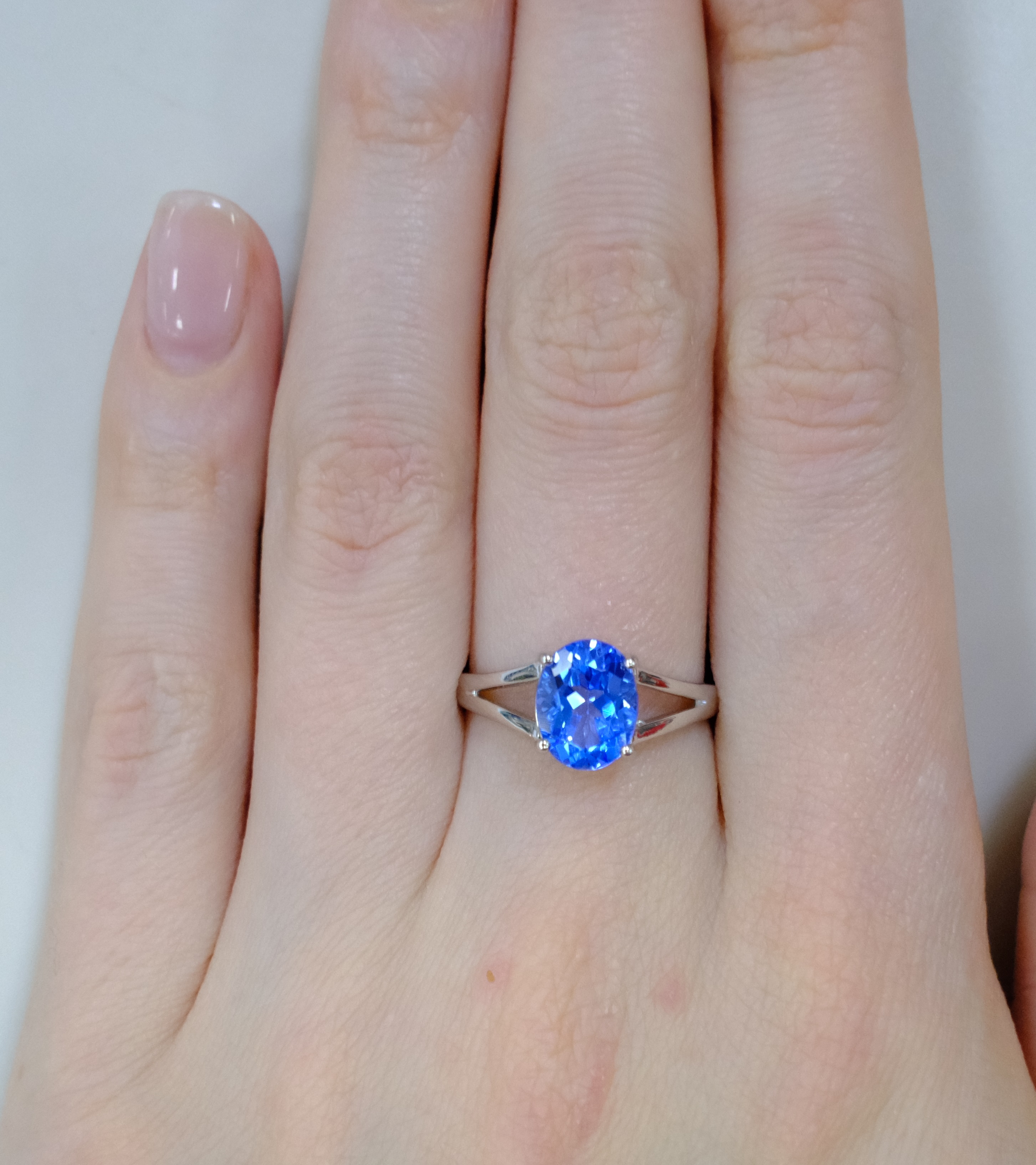Серебряное кольцо с топазом Индиго